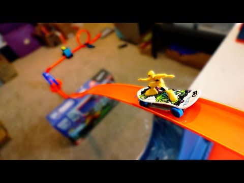 I Built a HOT WHEELS SKATEPARK!