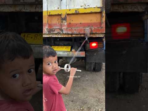TANTANGIN BOCIL TARIK LAKBAN PAKEK DUMP TRUCK