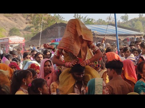 Adivasi chhak आदिवासी दुल्हन को नाचते हुए | adivasi dulha Dulhan Dance | vikas band