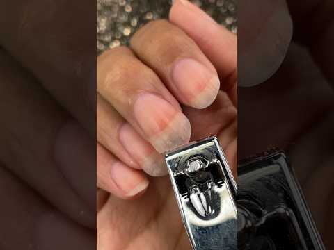 Revealing my "Natural Duck Nails" that are uneven 🙄 Painting my non dominant hand B LIKE! 🥵
