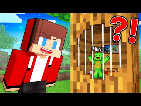 JJ Trapped Mikey Inside a Tree in Minecraft (Maizen)