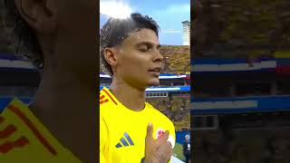 ¡Oh gloria inmarcesible! 🎵🇨🇴 Se eriza la piel… suena el himno y Colombia se hace gigante 💛💙❤️🔥