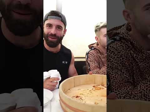 ¿CUANTO CUESTA INVITAR A COMER A ESTTIK A UN RTESTAURANTE DE LUJO?