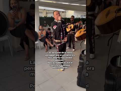Se volvi贸 a poner raro el mariachi jaja