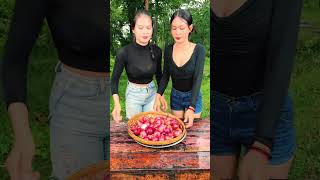 #cooking frying onions 🧅