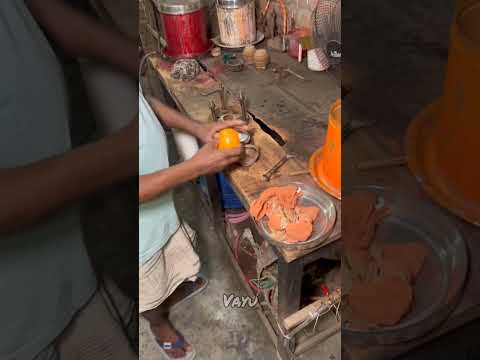बच्चों की फुटबॉल कैसे बनाई जाती है? देखिए पूरी प्रक्रिया!" 🤯