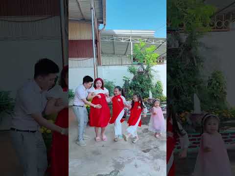Đu cái trend này mà 2 cha Cherry con cản quá chừng cản 🤣  #giadinhcherry #vlog