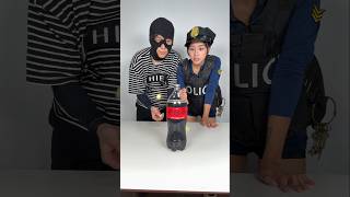 Coca-Cola Mentos Game with Policegirl