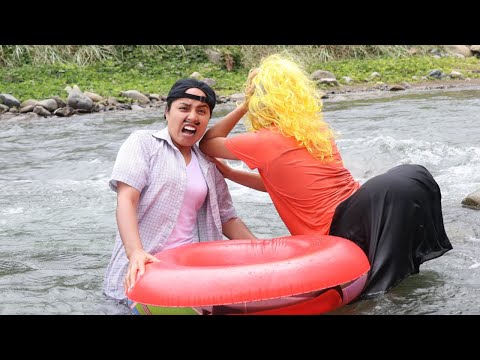 Papá Enséñame a nadar en el Río 🧒😂#humor