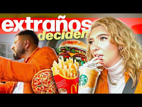 24 HORAS PIDIENDO LO MISMO QUE LA PERSONA DE AL FRENTE 🍔🍟🍕 | Amara Que Linda