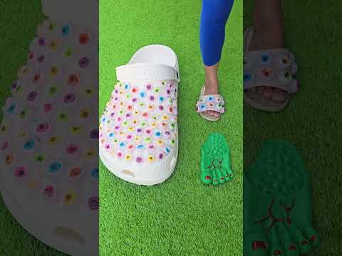 Super cool giant eye slippers 🦶👀🦶 Leather foot sandals  🦵🏻🦵🏻 #love #trending #slippers