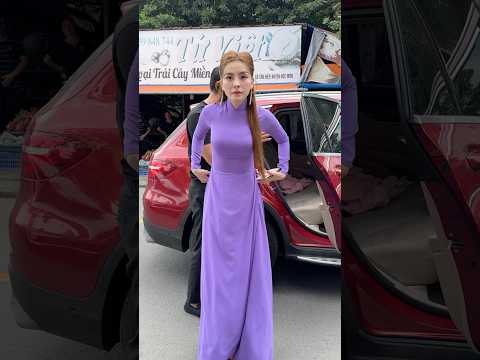 Saka Trương Tuyền Bước Trên Xe Xuống Thật Lộng Lẫy Xinh Đẹp #shortvideo #short #shorts