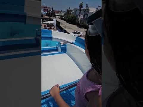 Havuzda kaydrakta yıldızlı futbol topu havuza düştü.#shorts