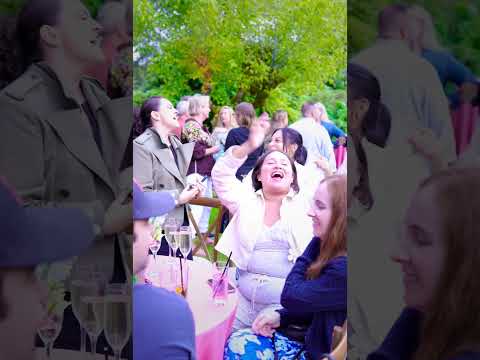 It Must Be Love / Shake It Off (roaming) 