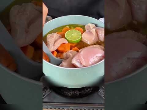 보기만 해도 건강한 닭고기 수프