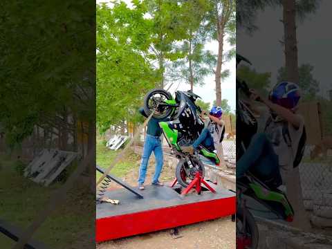 Kawasaki Ninja 300 😍 Wheelie Machine Setup 🤘🏻#stuntlife #ninjalover #shortsvideo #yiutubeshort