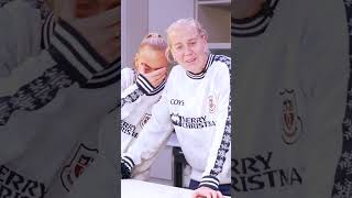 Two contrasting styles 😅🤣