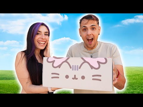 ABRIMOS UNA CAJA GIGANTE DE PUSHEEN CON LYNA! CAJA MISTERIOSA