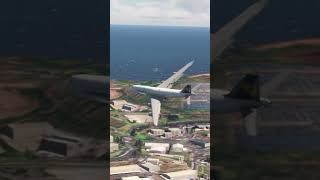 IMPOSSIBLE NEW AIRPLANE Lufthansa Boeing 747 Landing at Madeira Airport #shorts #planelanding