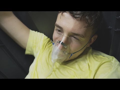 I Buried Myself in a Box Underwater and SURVIVED! (Buried Alive Challenge)