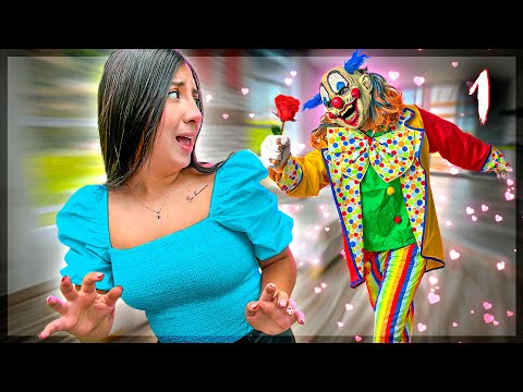 ¡UN PAYASO ASESINO se ENAMORA  de MI AMIGA (Chanchez) ! * LE TRAE FLORES