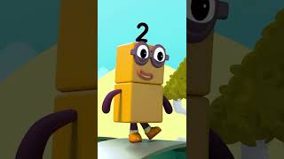 MATEMÁTICA COLORIDA | Conheça o Número Um e Dois - Parte 4 | Numberblocks Português Brasil #shorts