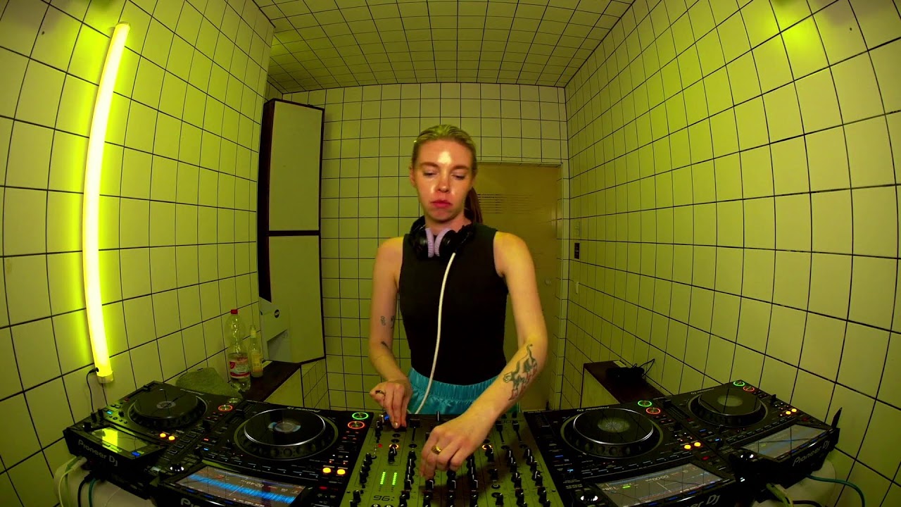 MUSTER – Mascha B2B Neele | HÖR – June 21 / 2025