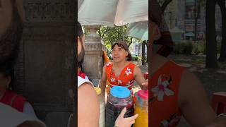 La señora la tiene clarísima en todos los negocios que pone 😂😂😂