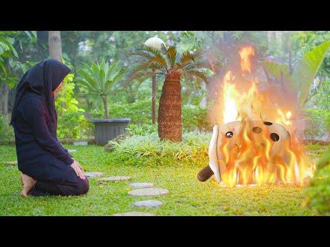 Boneka Boba Kesayangan Dinda DiBakar