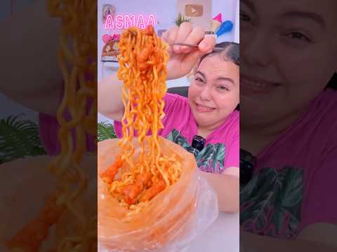 اكلت اندومي في الكيس