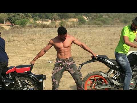 Bodybuilder vs Biker