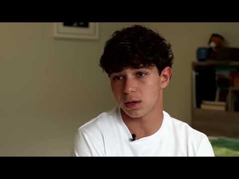 YouTube video thumbnail: Australian Teen Challenges Under-16 Social Media ban