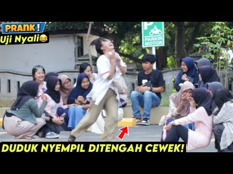 UJI NYALI! DUDUK DITENGAH CEWEK NGUMPUL - Part26