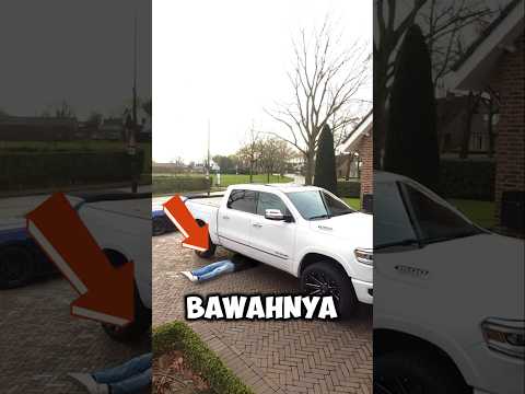 Mobil Ini Hampir Membunuhnya 😱