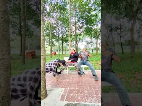 C.ư.ớ.p nơi công cộng #selfdefense #martialarts #fighting #shorts
