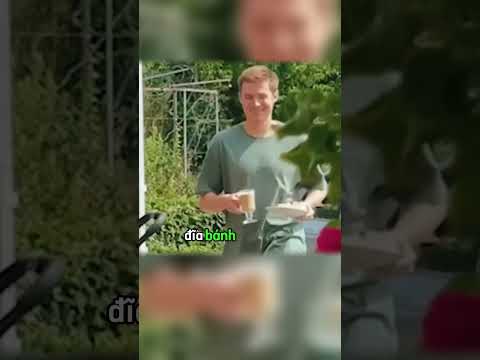 Chàng trai ga lăng từ nhỏ!