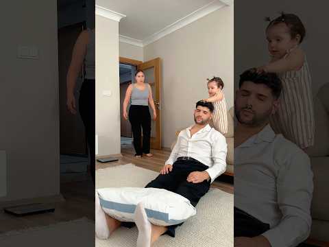 Gözde babasını uyutmuş 😂