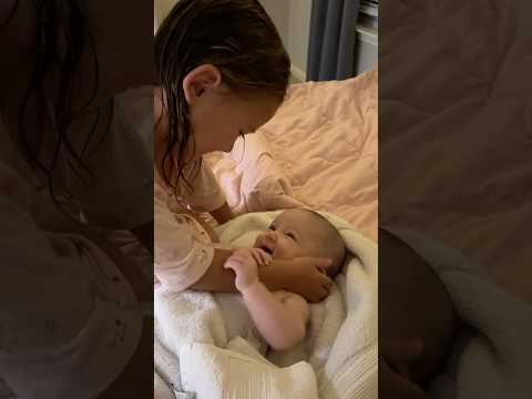 ⭐️백만뷰⭐️언니가 너무 좋은 아기