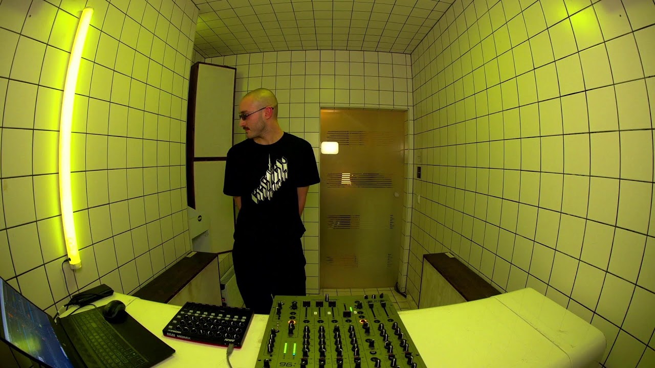 VECHORNYTSI x ОЧІ – be_ca_di | HÖR – November 1 / 2025