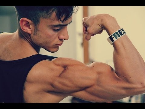 Cómo conseguir unos brazos grandes y fuertes.