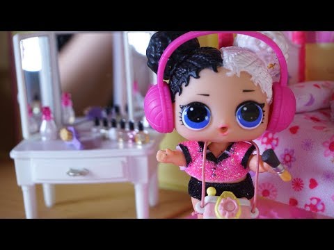 LOL SURPRISE DOLLS Harper Changes Her Attitude And Dolls Get Babysat!