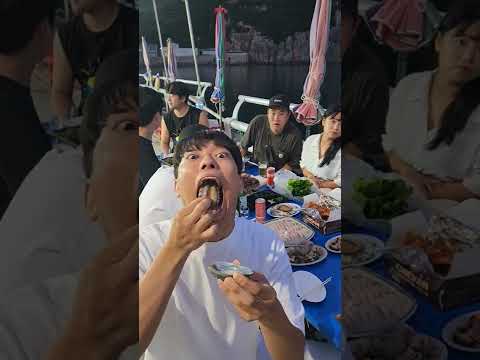홍도전복한입!