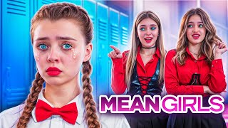 ¡Nerd vs Chicas Malas en la escuela! Cómo hacerse popular