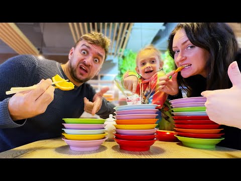 Kdo sní víc running sushi z naší rodiny? | Vyhrála Arianka Challenge?!