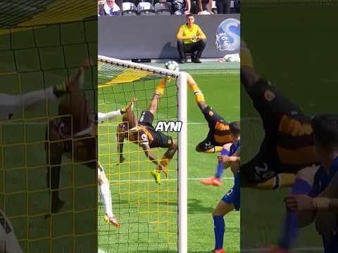 2 FUTBOLCU AYNI ANDA TOPA VURURSA GOL KİME YAZILIR ?