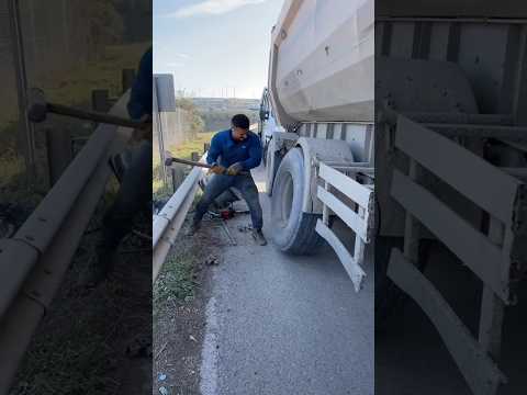 That's One Easiest Way To Get The Wheel Off of Unit. #truck