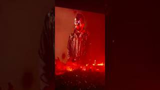 The entrance and the mask off song 🎵