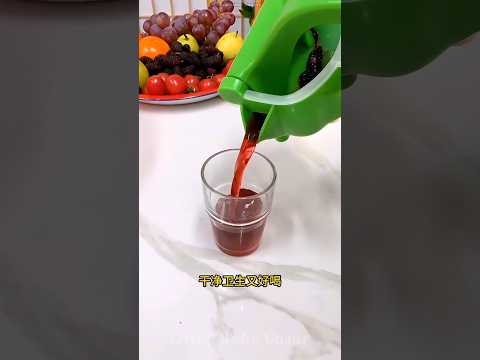 मम्मा की जादुई मशीन ने बना दिया जूस! 🧃😲