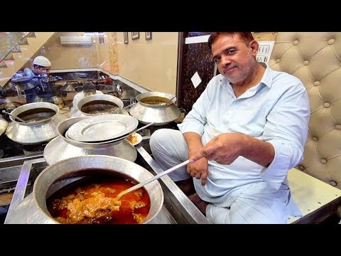 200 Year Old Street Food in India - OLD IS GOLD | Indian Street Food in Delhi INDIA + BEST CURRY