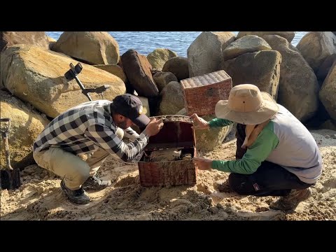 Baú com tesouro extremo na ilha secreta!